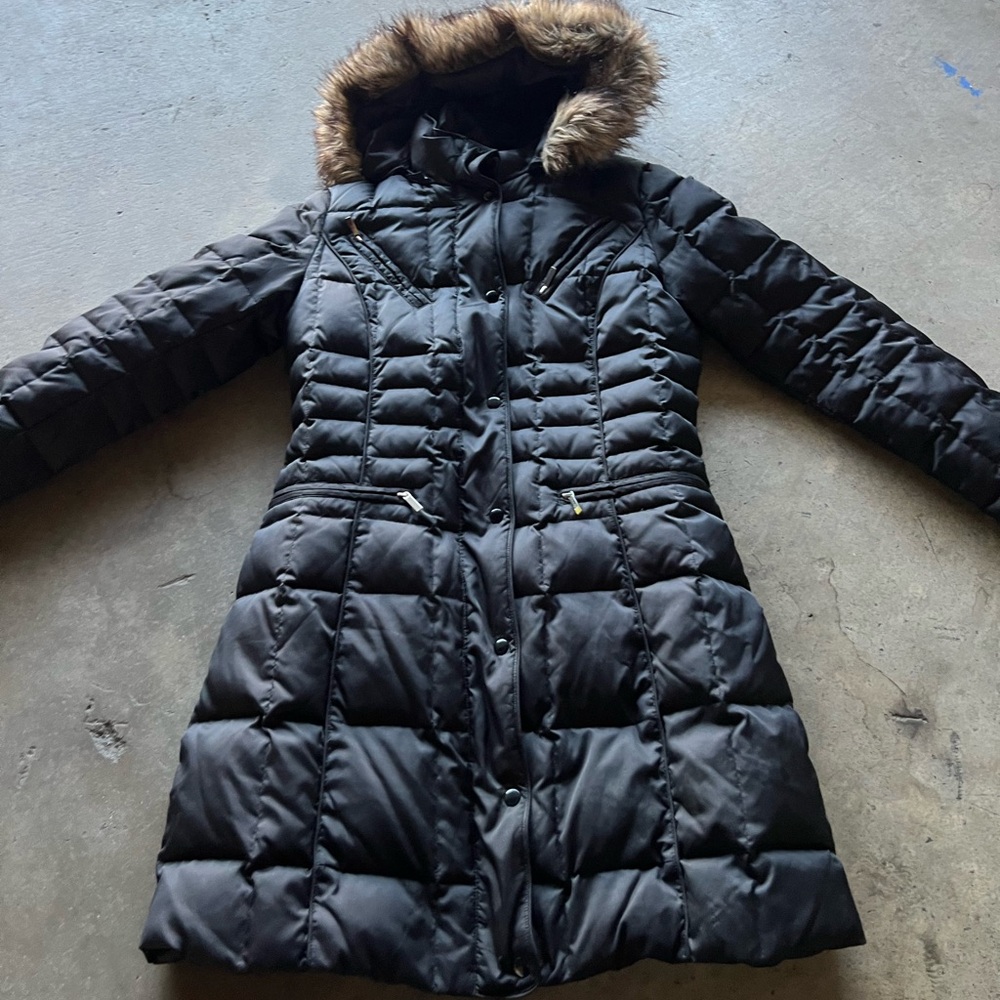Laundry by Shelli Segal down puffer jacket in size M